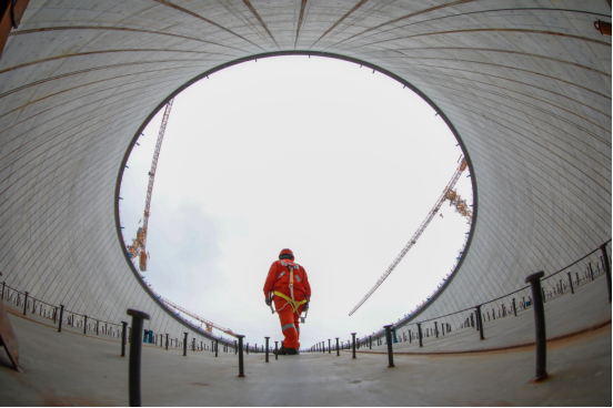 國內(nèi)首座大容量液化天然氣儲罐主體結(jié)構(gòu)完成 投產(chǎn)至今超2000萬噸